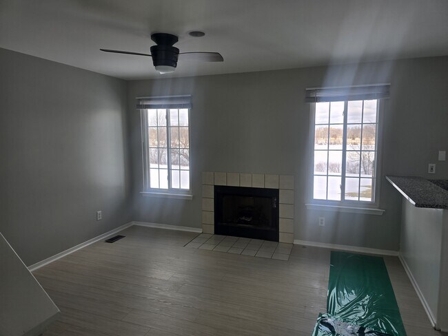 Foto del edificio - 247 Oak Ridge Dr