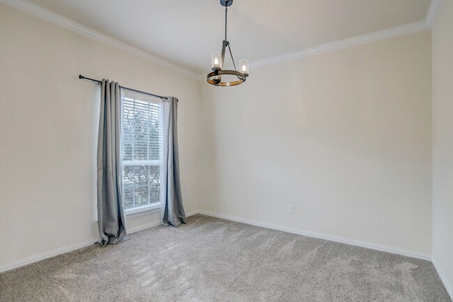 Building Photo - 52 Hallmark Dr