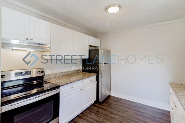 Building Photo - $500 off first month or Amazon Gift Card b...