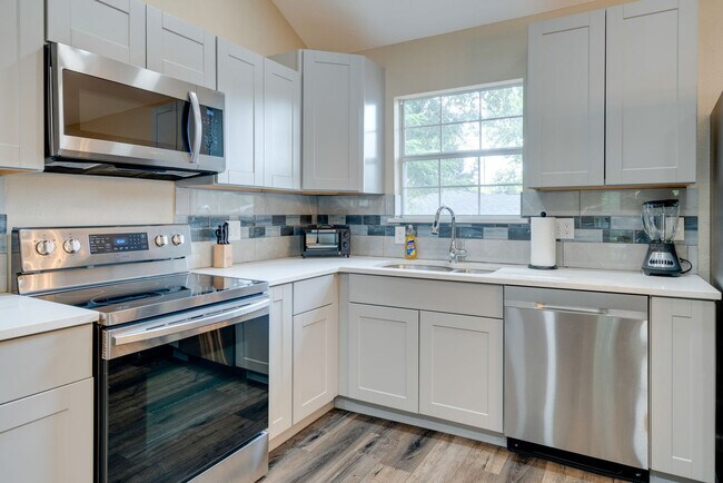 Foto del edificio - 2609B Wheless Ln