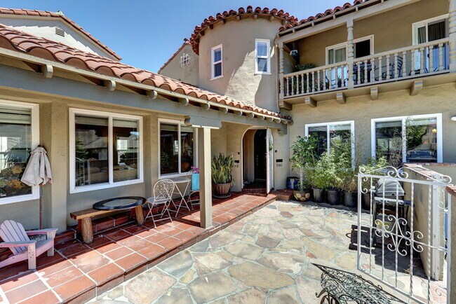 Building Photo - 1138 S Rimpau Blvd