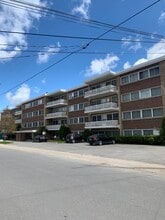 Building Photo - 541 College St