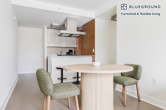 Foto del edificio - 450 W 42nd St