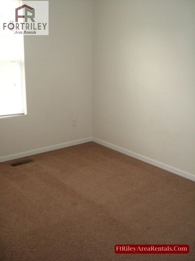 Foto principal - 936 W 8th St