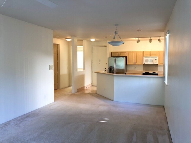 Building Photo - Large 2bd/2ba/2pkg in Terraces of Launani Valley