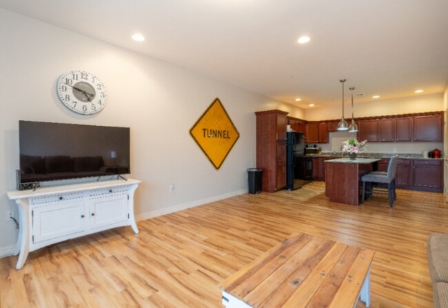 Foto del edificio - 1160 Municipal Dr