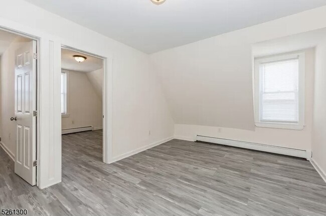 Building Photo - 88 Schley St
