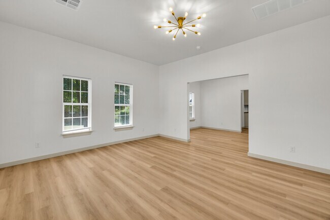 Foto del edificio - 514 S Broadway