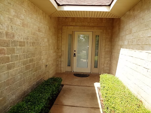 Entrada principal - 38 Golf House Rd