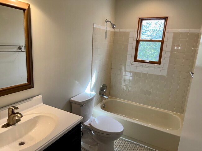 Foto del edificio - 3102 Cromwell Ct