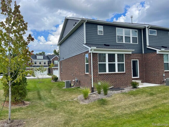 Foto del edificio - 43545 Prospect Ln