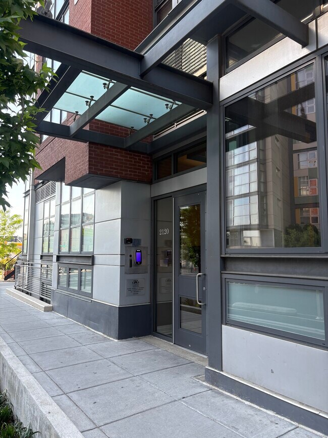 Foto del edificio - 2120 Vermont Ave NW