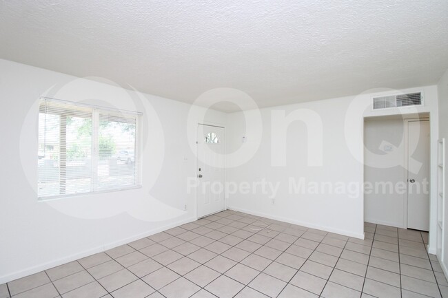 Building Photo - 2926 W McKinley St