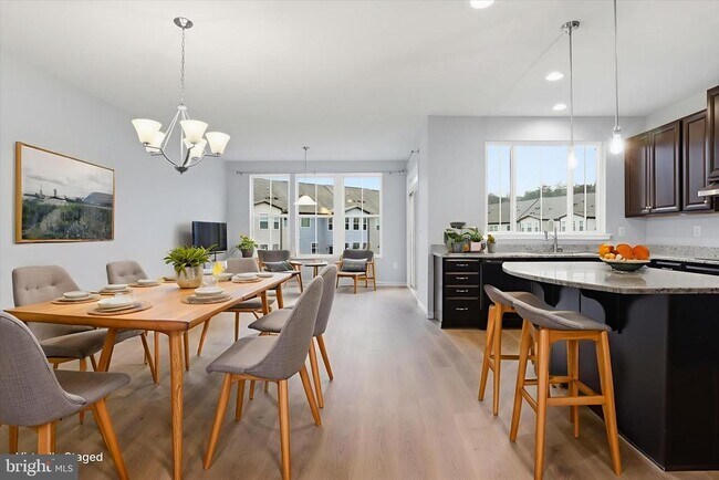 Foto del edificio - 33 Forge Mill Rd