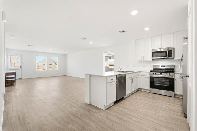 Building Photo - 6639 Orange Daylily Ln