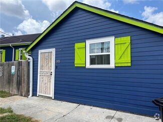 Building Photo - 2823 Maurepas St