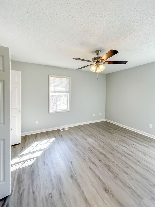 Foto del edificio - 1819 Stony Point Rd