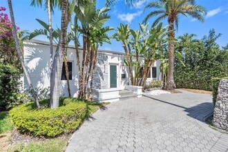 Building Photo - 8934 Harding Ave