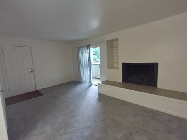 Foto del edificio - 600 Reusens Rd