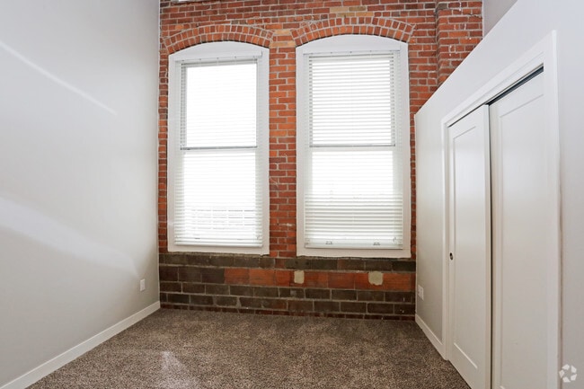 2BR, 2BA - C3/1,100 SF - 14Forty