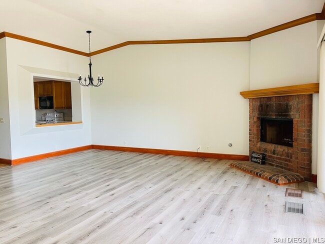 Building Photo - 8880 Villa La Jolla Dr