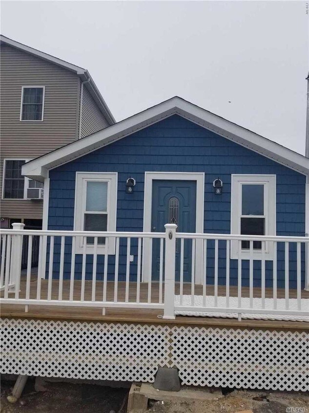 3 Sheridan Pl, Island Park, NY 11558 House Rental in Island Park, NY