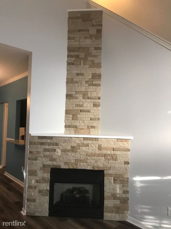 Building Photo - 2 br, 2.5 bath Condo - 13106 Addington Dr