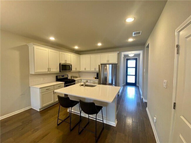 Foto del edificio - 332 Lacey Oak Lp
