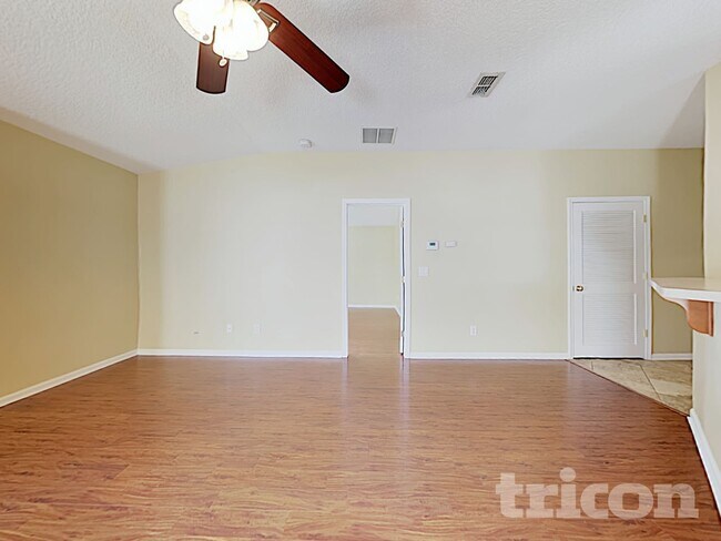 Foto del edificio - 1043 Moosehead Dr