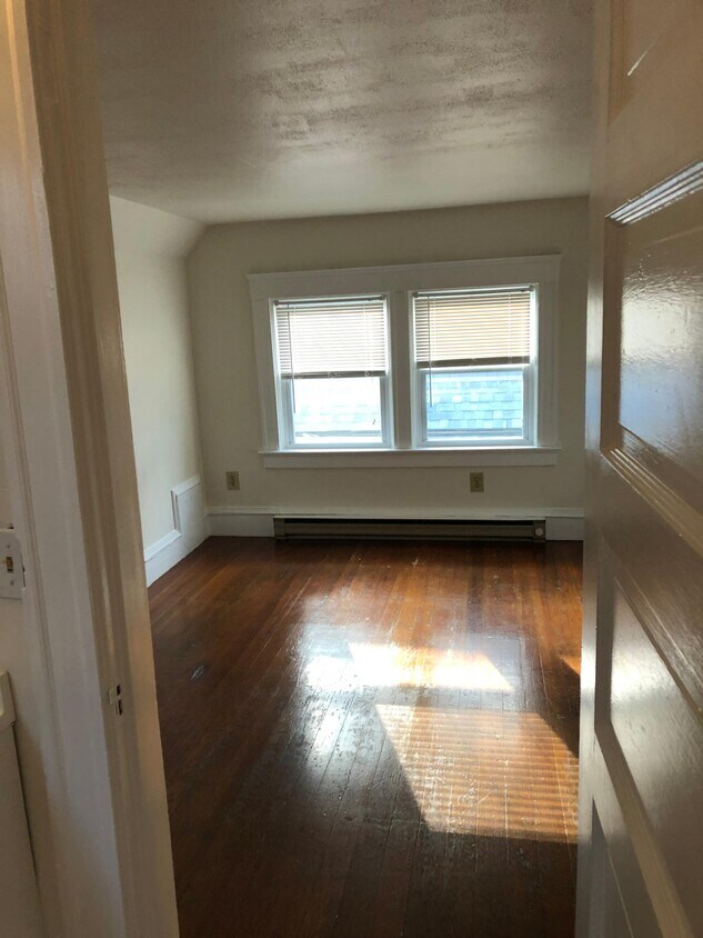 Primary Photo - 24 Mayflower St