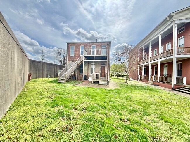 Photo - NuLu - Butchertown! Spacious 1BR in Historic District Apartment