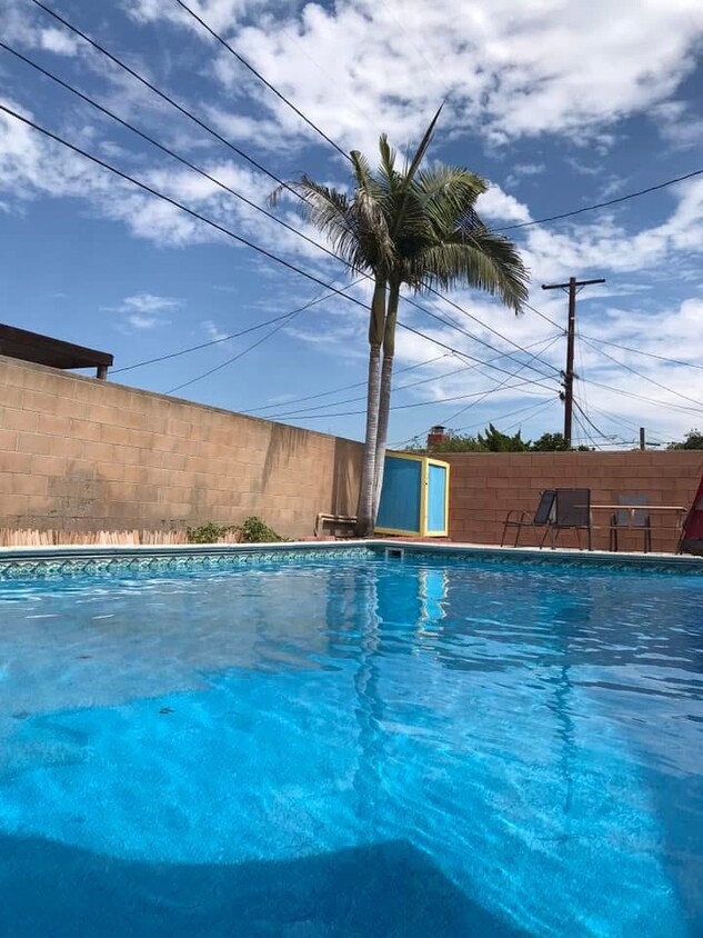 Piscina con sistema de agua salada de 16' x 32' - 2619 W 176th St