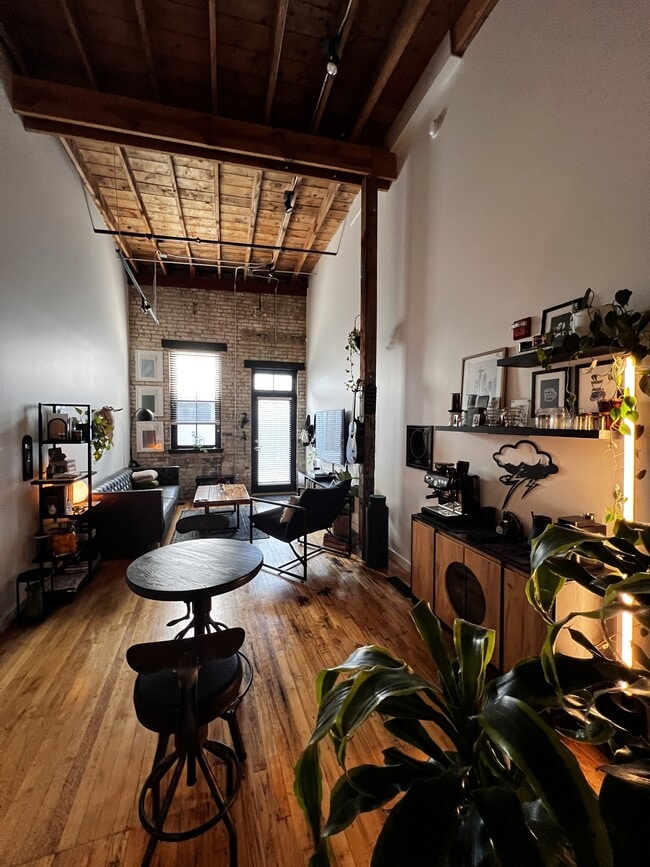 Building Photo - 346 Pierpont Ave