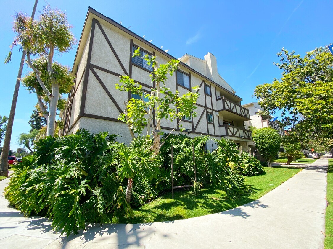7005 Jordan Ave #215 - 7005 Jordan Ave