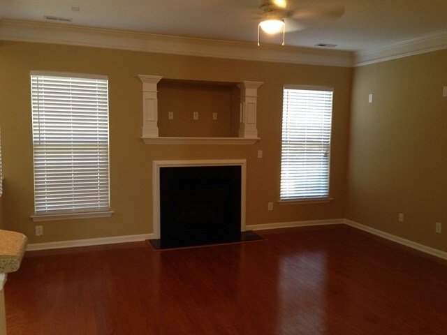 Foto del edificio - 609 English Oak Cir