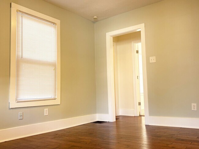 Building Photo - Alcoa 37701 - 3 bedroom 2 bath - call Jere...