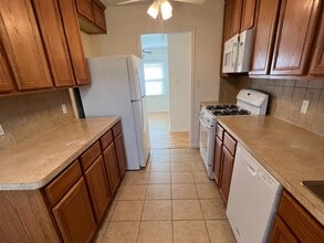 Building Photo - 107 Tarpon Ave