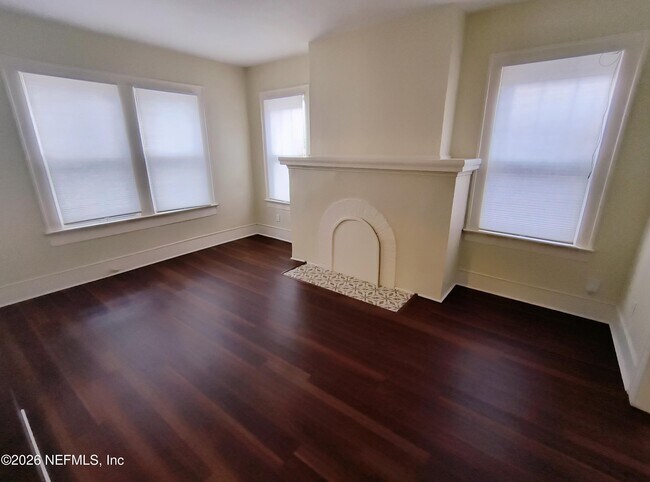 Building Photo - 3577 Valencia Rd