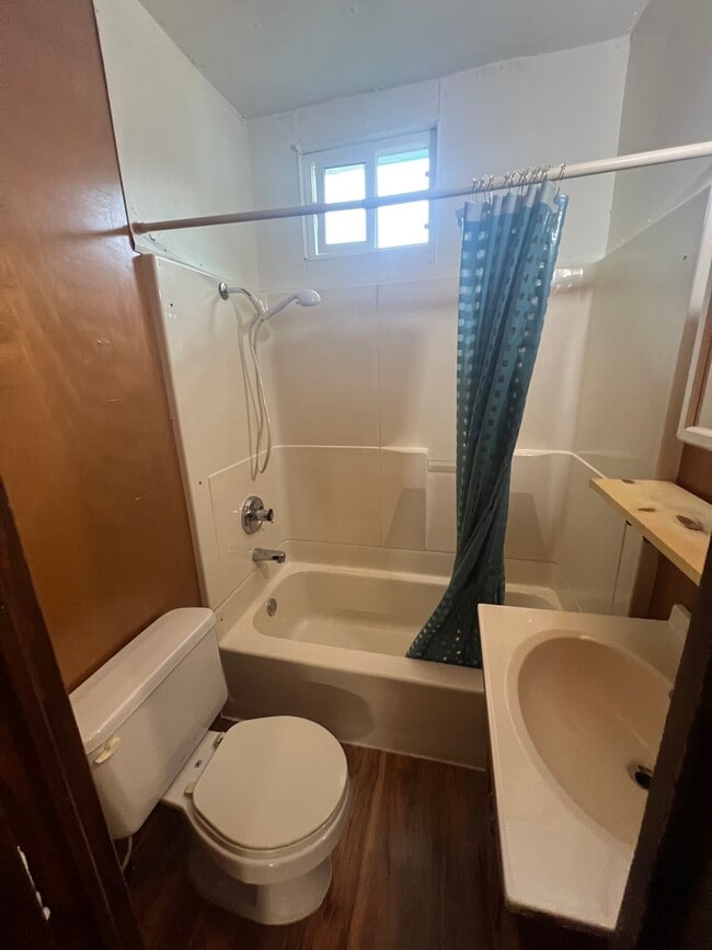 Estudio pequeño - 805 Garibaldi Ave