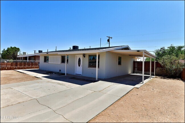 Foto del edificio - 10324 Newport Dr