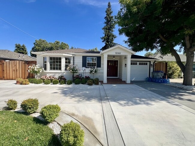 Building Photo - Willow Glen Rental