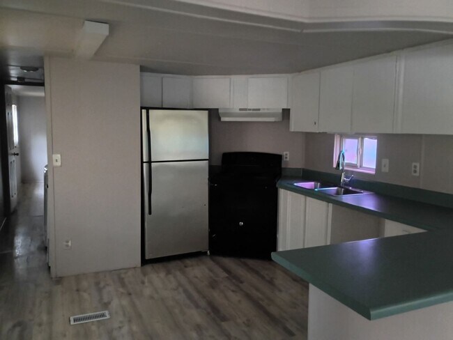 Foto del edificio - Home For Rent