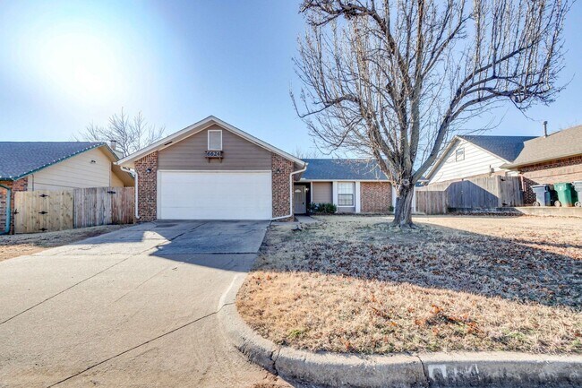 Foto del edificio - Three bed/two bath home near Kilpatrick turnpike