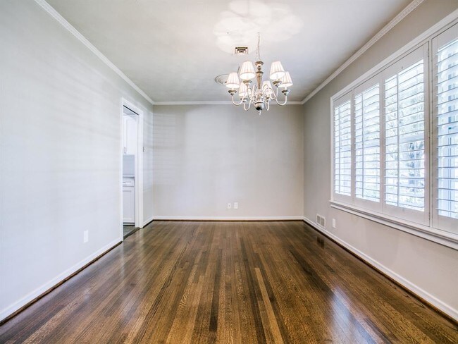 Foto del edificio - 10040 Lakemere Dr