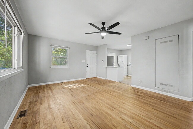Building Photo - 2910 S Delaware St