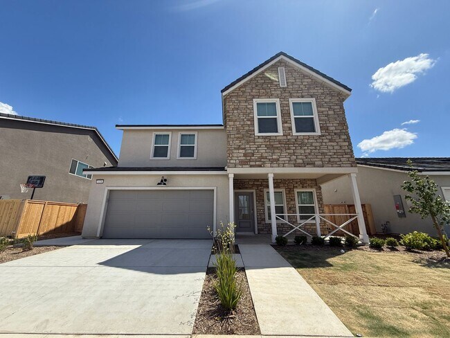 Foto del edificio - Brand new stunning 4-bedroom, 2.5-bathroom home in the desirable Clovis, CA