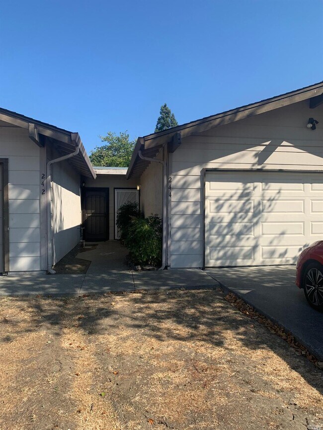 Building Photo - 242 Bel Air Dr