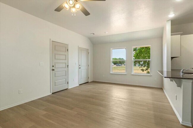 Foto del edificio - 1307 SW Tennessee Ave