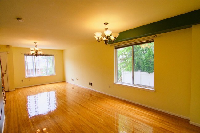 Foto del edificio - 187 Colon Ave