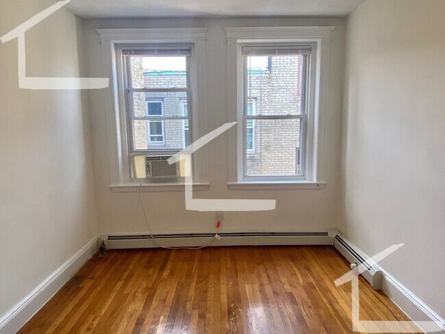 Building Photo - Great for Grads and Pros! 1 Bed on Brookli...